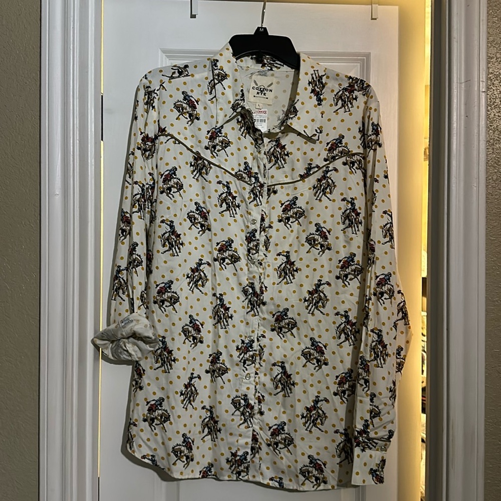 Pearl snap long sleeve bucking bronco women’s button up